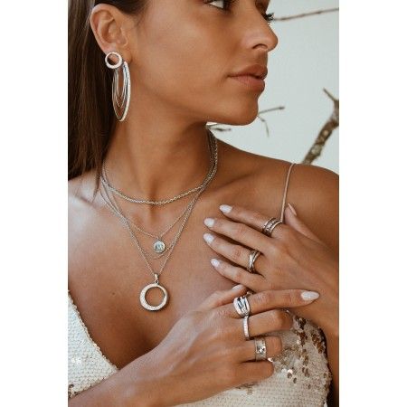SHINY CIRCLE NECKLACE