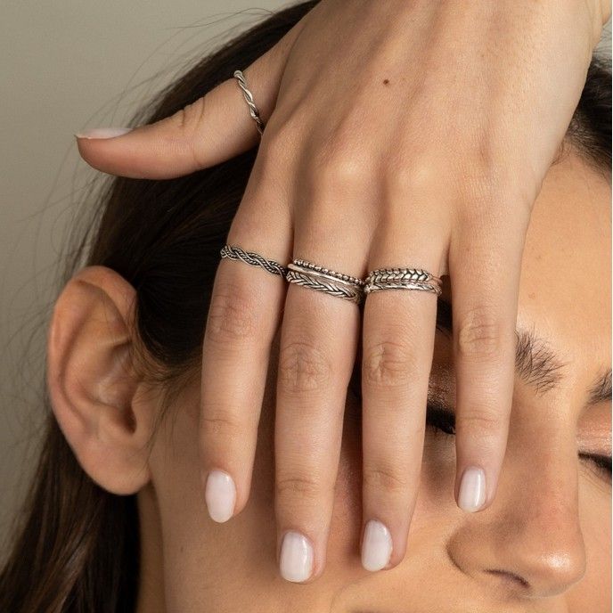 TWISTED RING