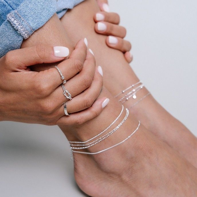 TWIST SHAPED SILVER ANKLET