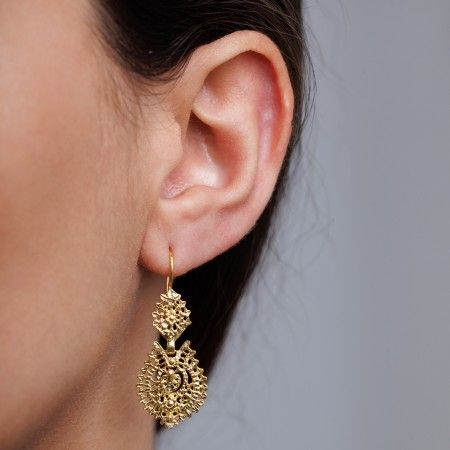 QUEEN EARRINGS