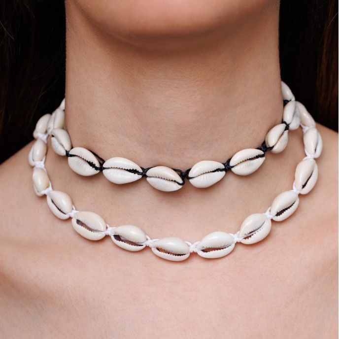 MACRAME CHOKER WITH WHELK SHELLS