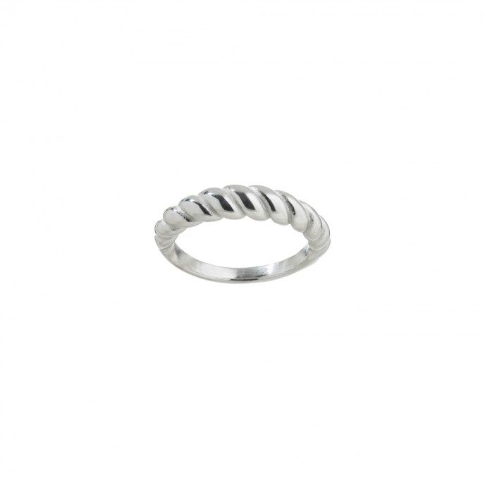 TWISTED SHAPED STEEL RING