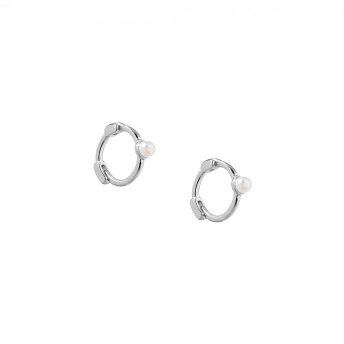SILVER HOOPS WITH PEARL